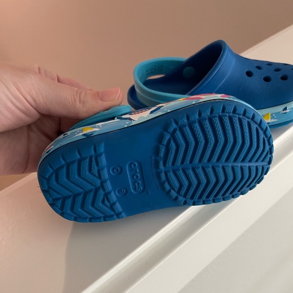 Baby Shark Crocs 🦈 - Picture 2 of 5